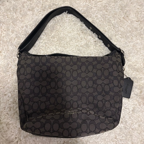 Coach Black Signature Shoulder Bag - Picture 1 of 1